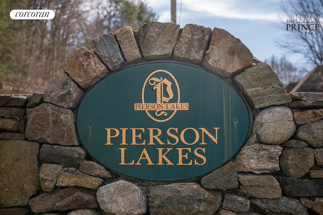 15 Beaver Pond Court, Stony Point, Ny In Sloatsburg, New York, United