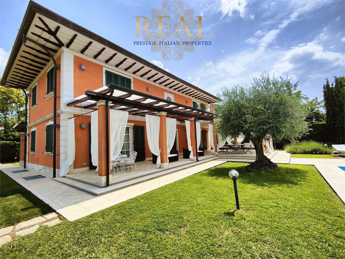 Villa in Center, Forte dei Marmi, Tuscany 2 - 14563455