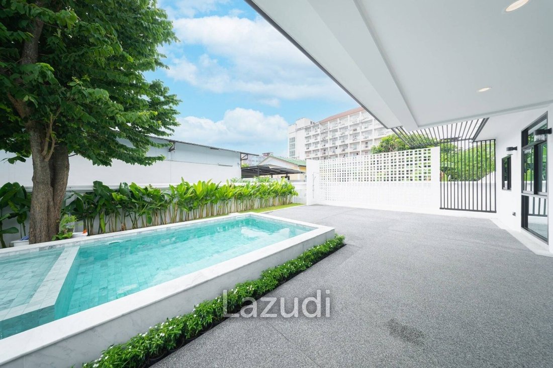 Villa in Pattaya City, Chon Buri, Thailand 3 - 14563764