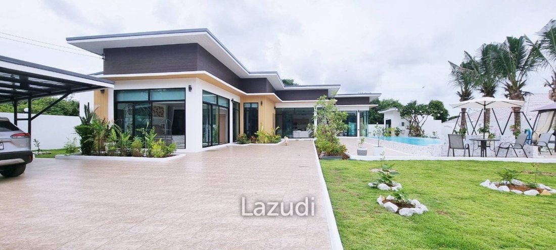 Villa in Bang Sare, Chon Buri, Thailand 2 - 14563756