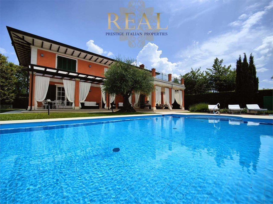 Villa in Center, Forte dei Marmi, Tuscany 3 - 14563455