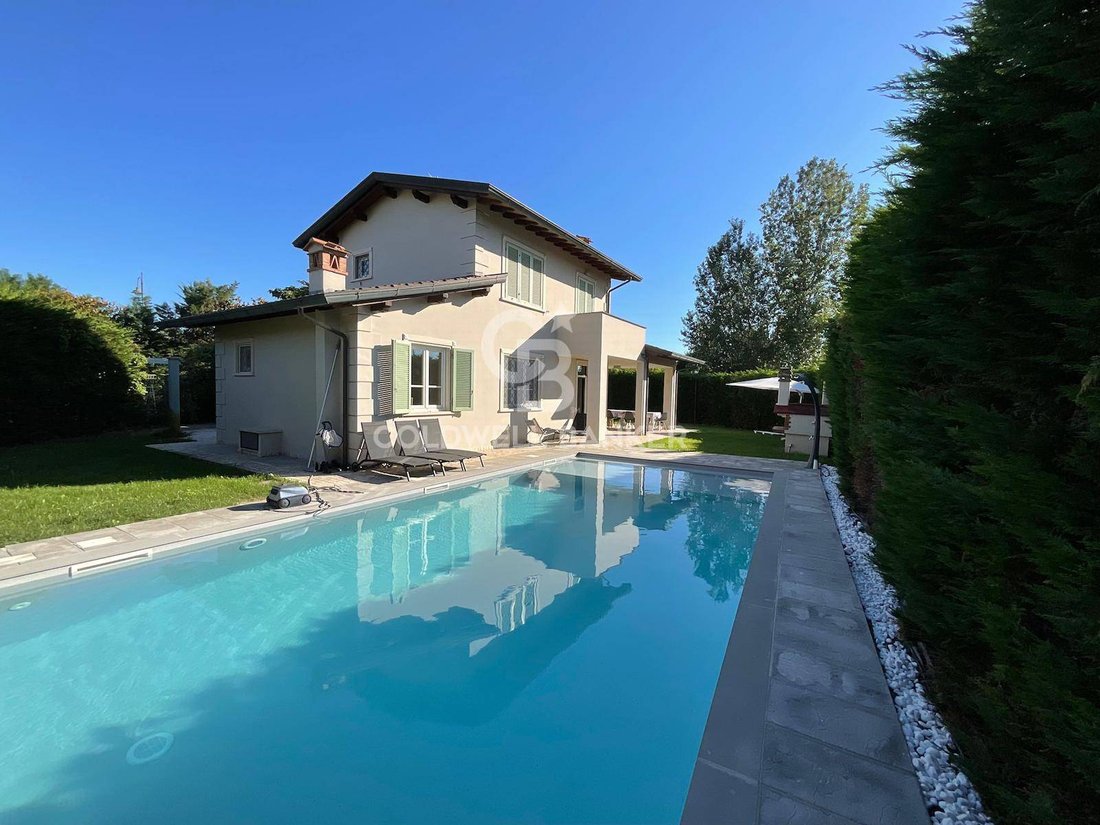 Villa in Tonfano, Pietrasanta, Italy 1 - 14563530