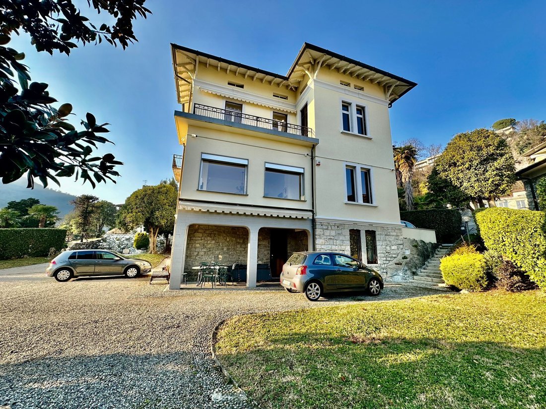 Villa à Sagnino-Tavernola-Monte Olimpino, Côme, Lombardie 1 - 14564349