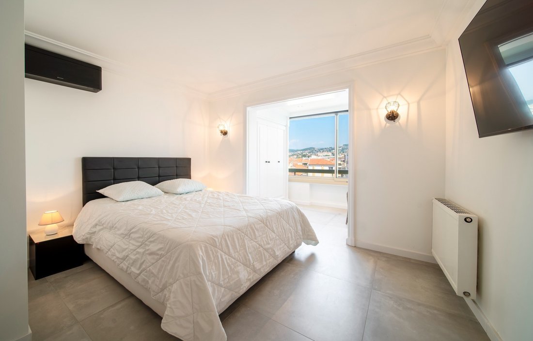 Apartment in Saint Nicolas, Cannes, France 5 - 14564376