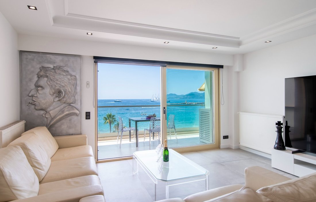 Apartment in Saint Nicolas, Cannes, France 2 - 14564376