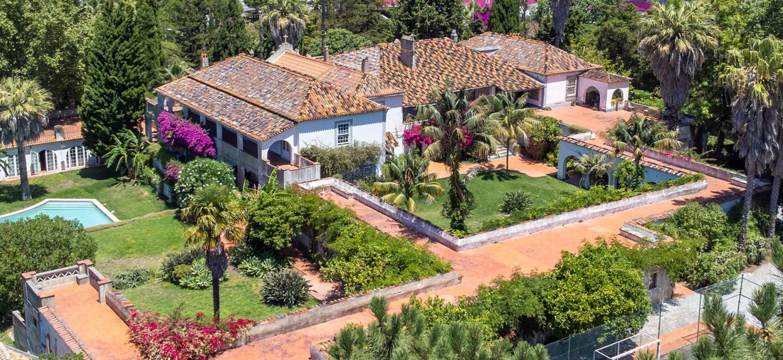 Villa in Laranjeiro e Feijo, Setubal, Portugal 1 - 14564607