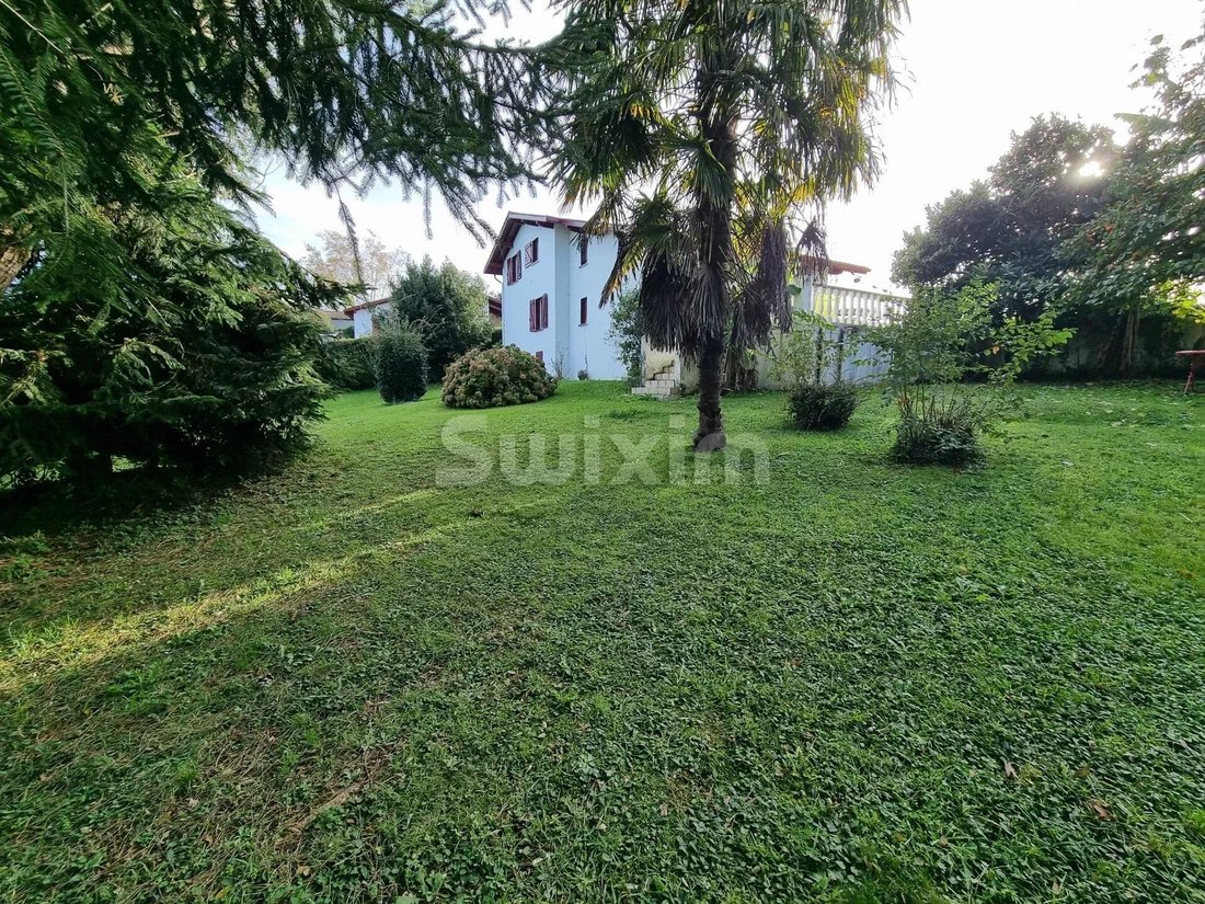 House in Cambo-les-Bains, Nouvelle-Aquitaine, France 1 - 14566320