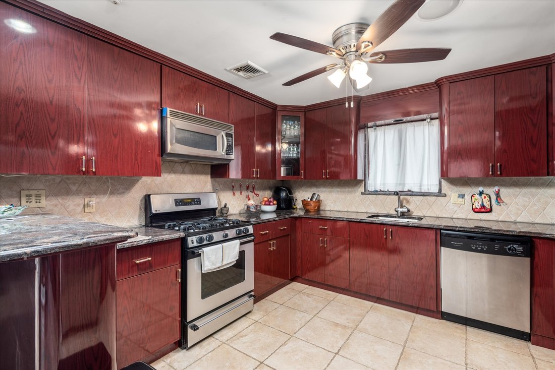 House in New York, New York, United States 3 - 14564700