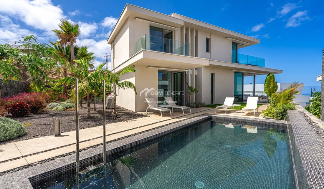 Villa in Guia de Isora, Canary Islands, Spain 1 - 14565948