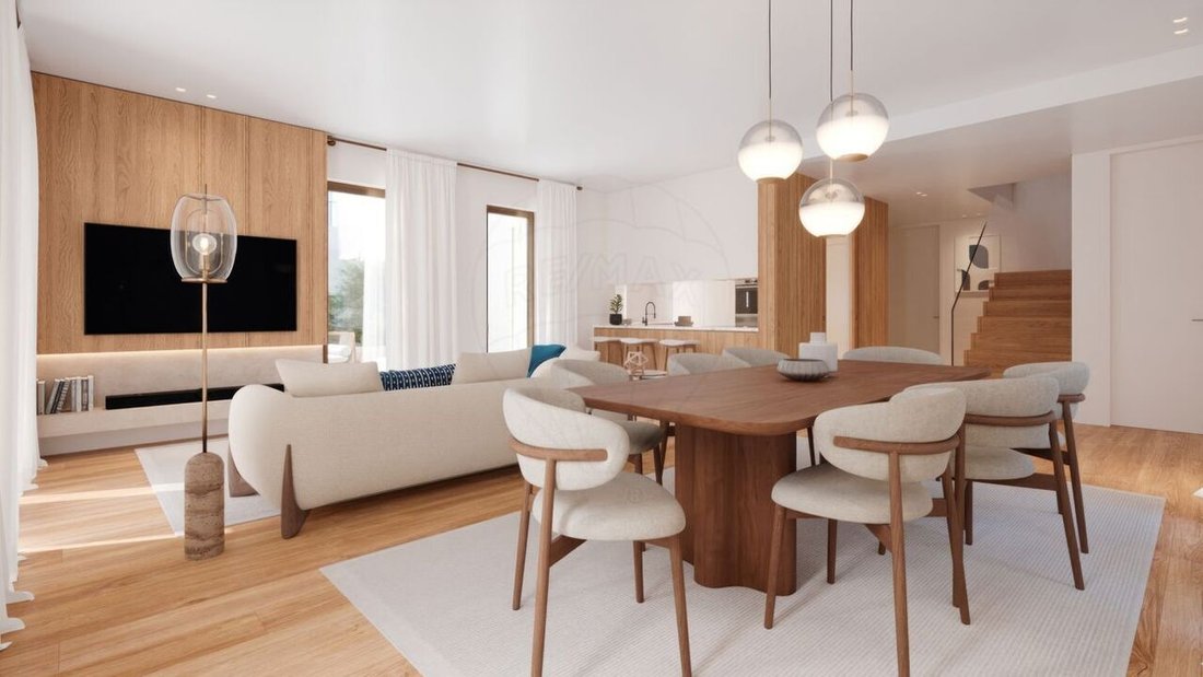 Condo/Apartment T3 For Sale In Estoril, Lisbon, Portugal For Sale