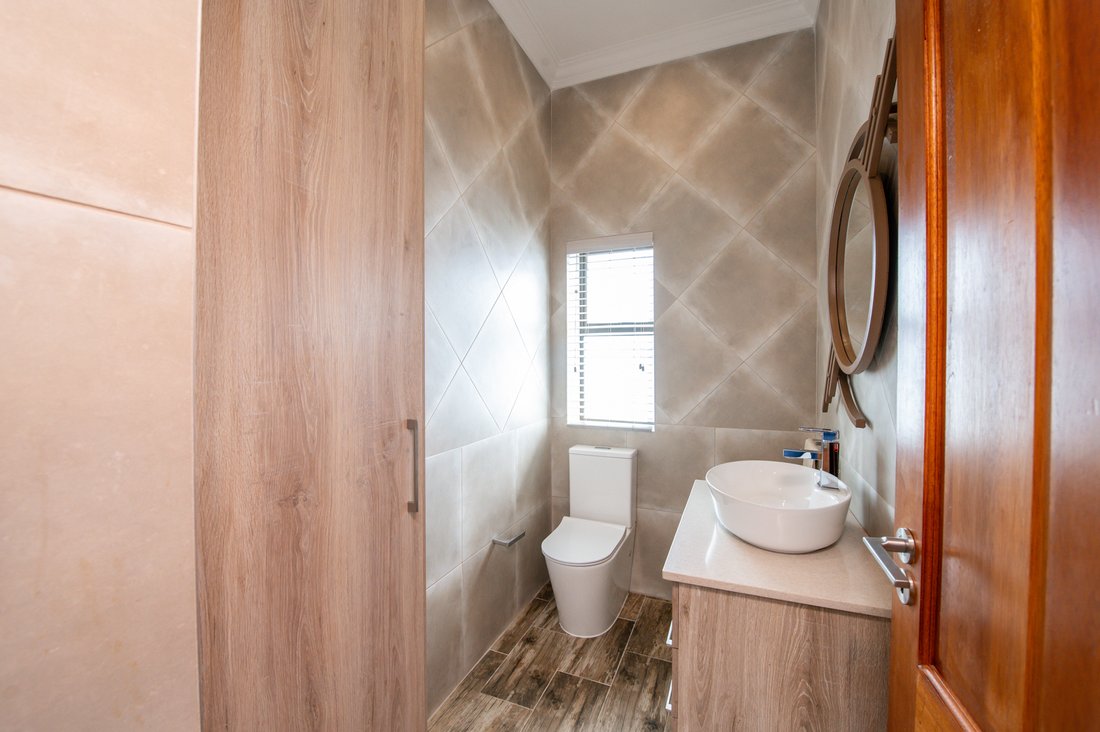 House in Centurion, Gauteng, South Africa 5 - 14565732