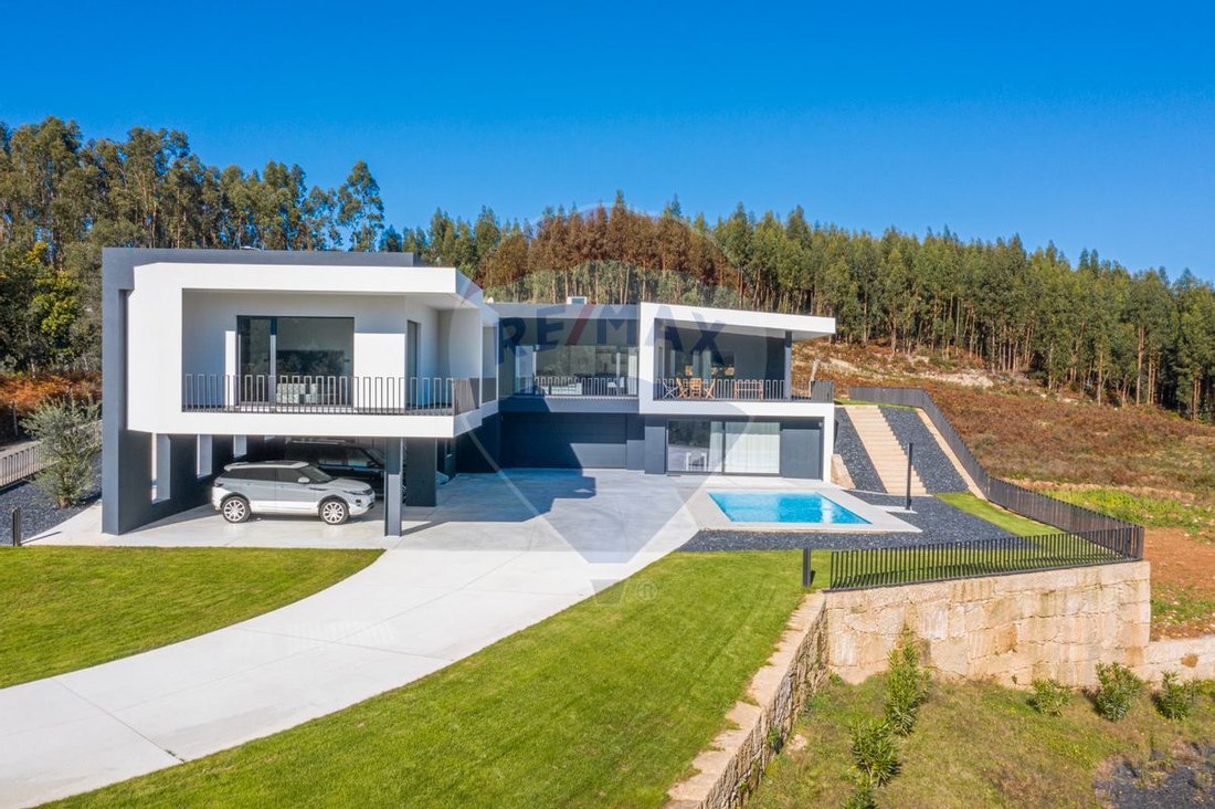 House in Canedo de Basto e Corgo, Braga, Portugal 3 - 14569857