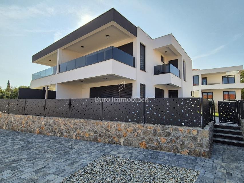 House in Malinska, Primorje-Gorski Kotar County, Croatia 2 - 14570065