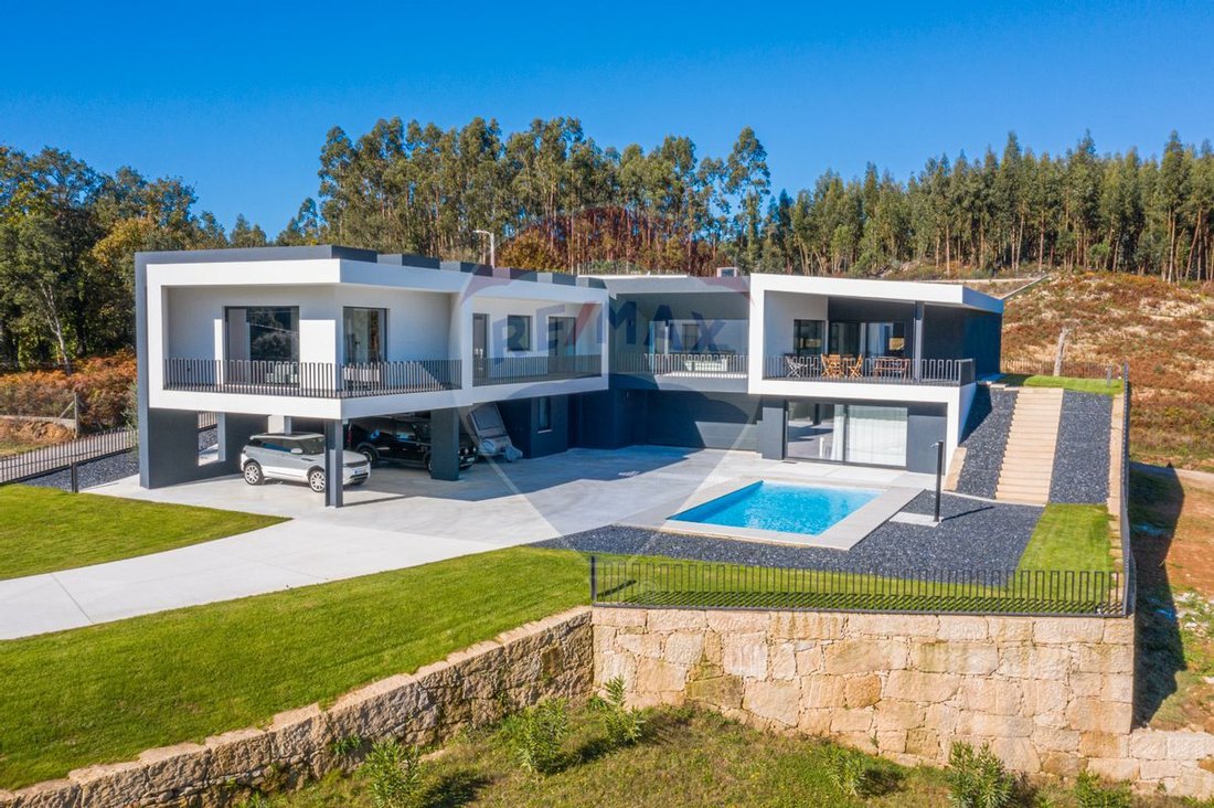 House in Canedo de Basto e Corgo, Braga, Portugal 2 - 14569857
