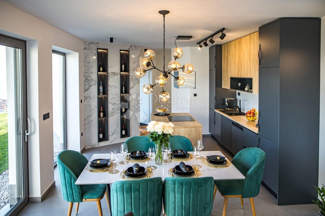 House in Strozanac Donji, Split-Dalmatia County, Croatia 4 - 14570079