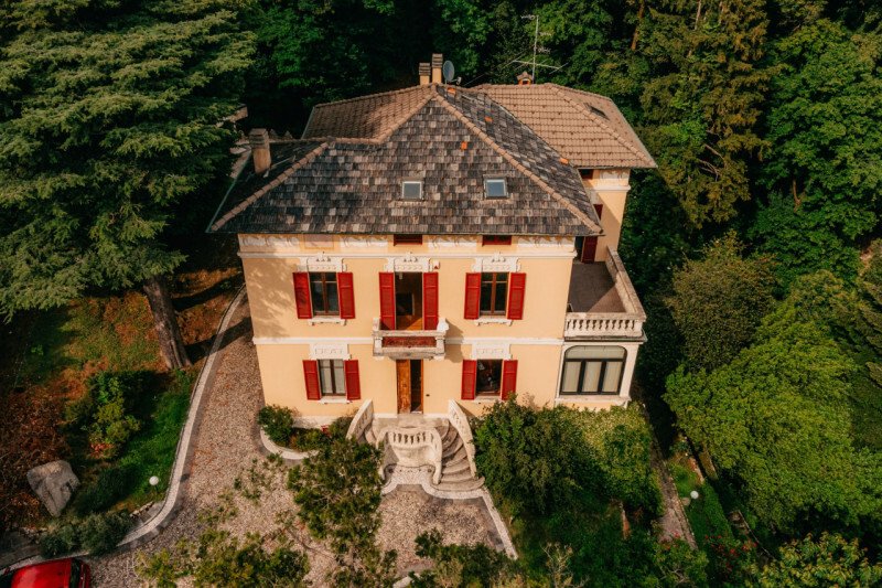 Villa en Brunate, Lombardía, Italia 1 - 14572570