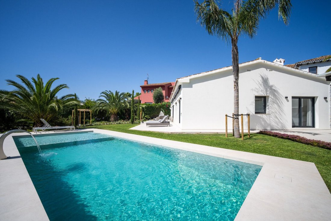 Villa in Benahavis, Andalusia, Spain 1 - 14570598