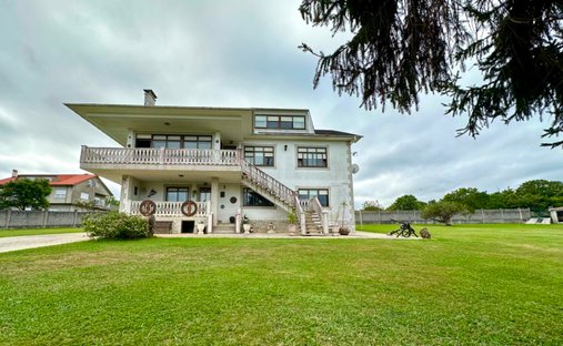 Chalet a Ares, Ares, Spagna 1