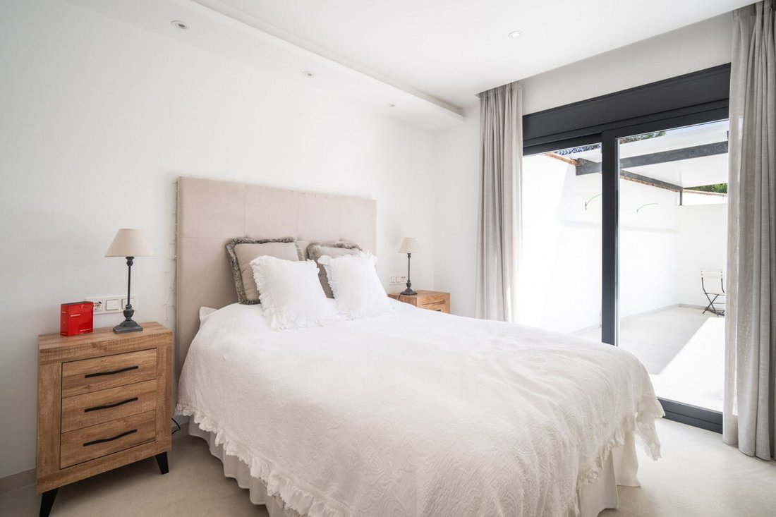 Villa in Benahavis, Andalusia, Spain 4 - 14570598