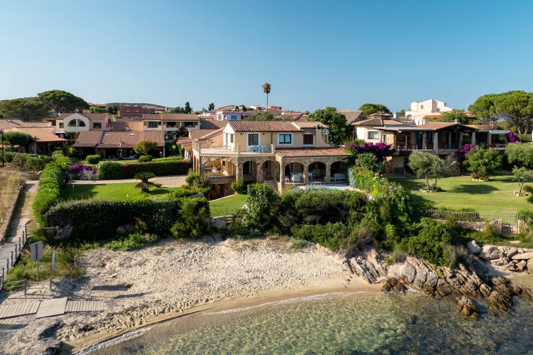 Villa in Golfo Aranci, Sardinia, Italy 1 - 14571220