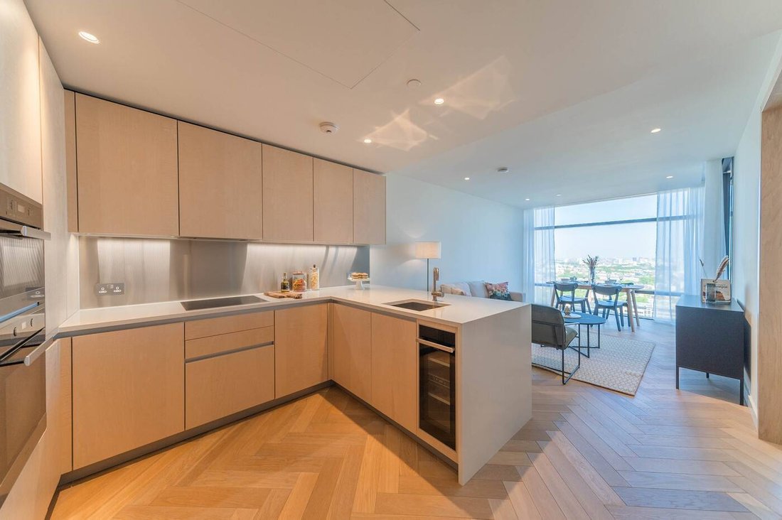 Apartment in EC2, Islington, England 1 - 14568781