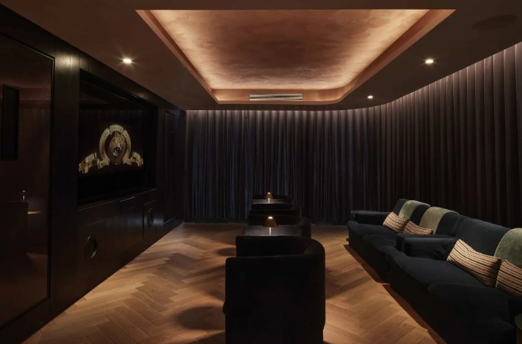 Apartment in EC2, Islington, England 3 - 14568796