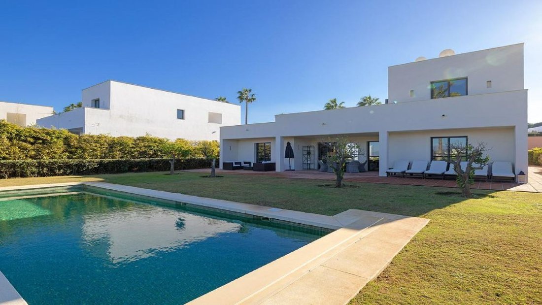 Villa in Sotogrande, San Roque, Andalusia 2 - 14573239