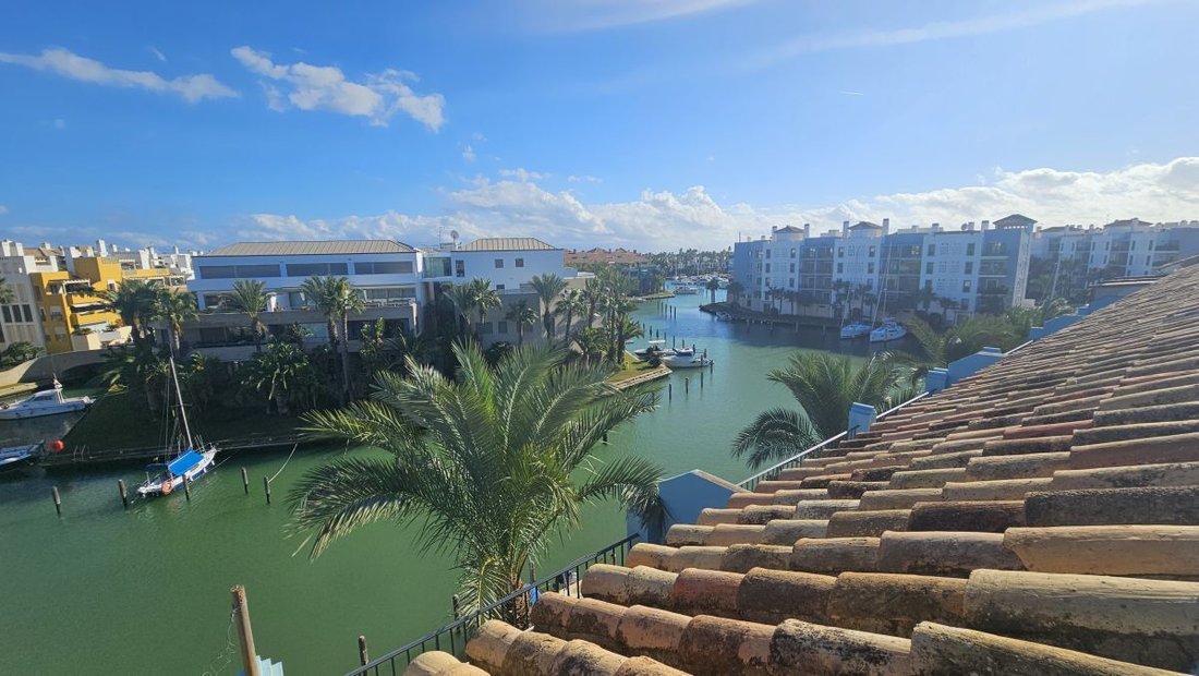 Penthouse in Sotogrande, San Roque, Andalusia 1 - 14573221