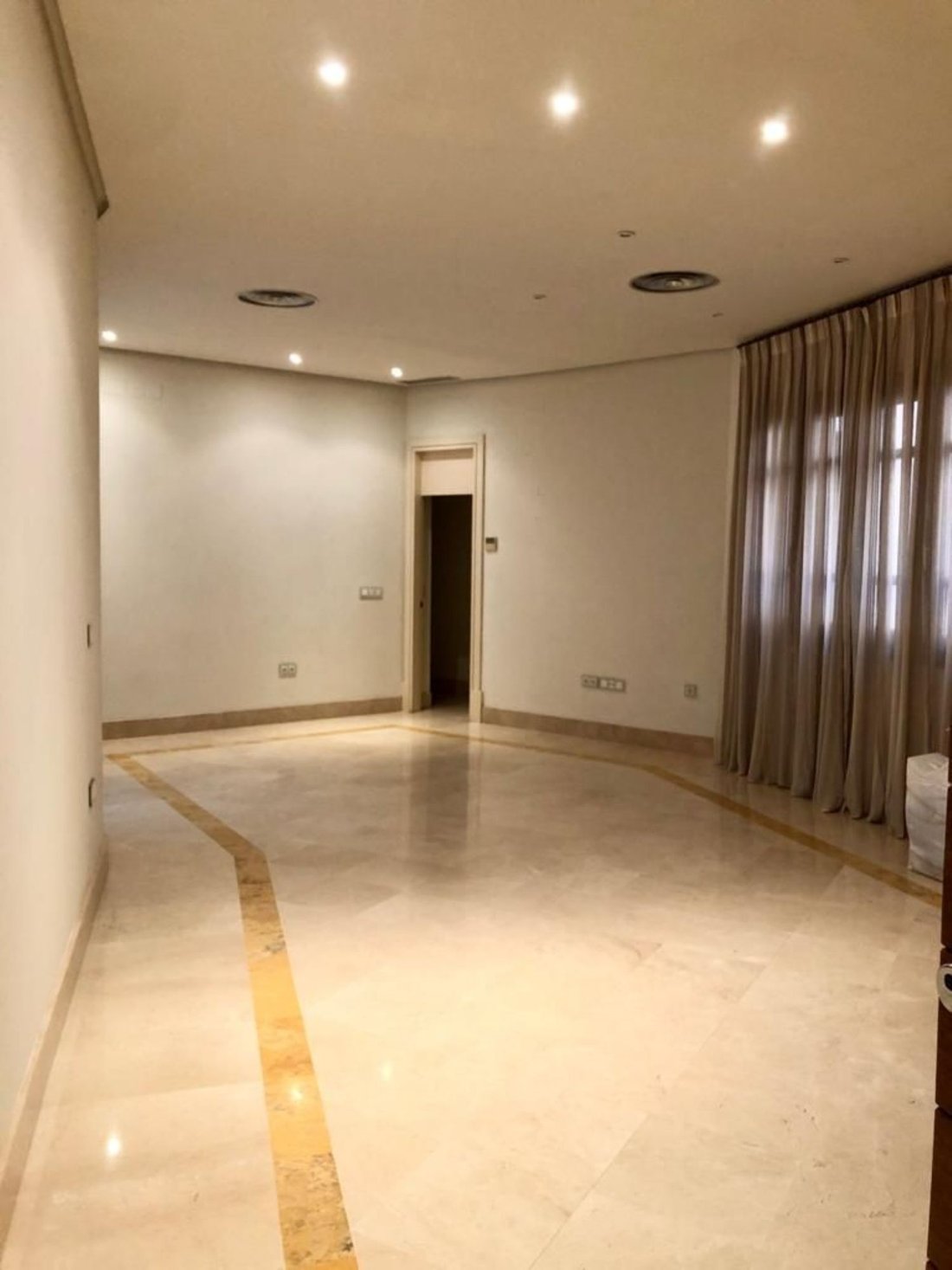 Apartment in Casco Antiguo, Seville, Spain 5 - 14573160