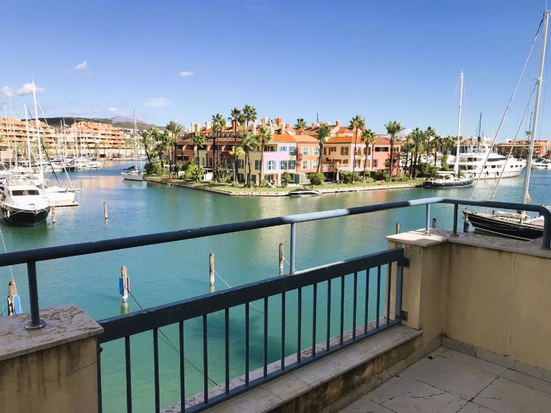 Apartment in Sotogrande, San Roque, Andalusia 1 - 14573238