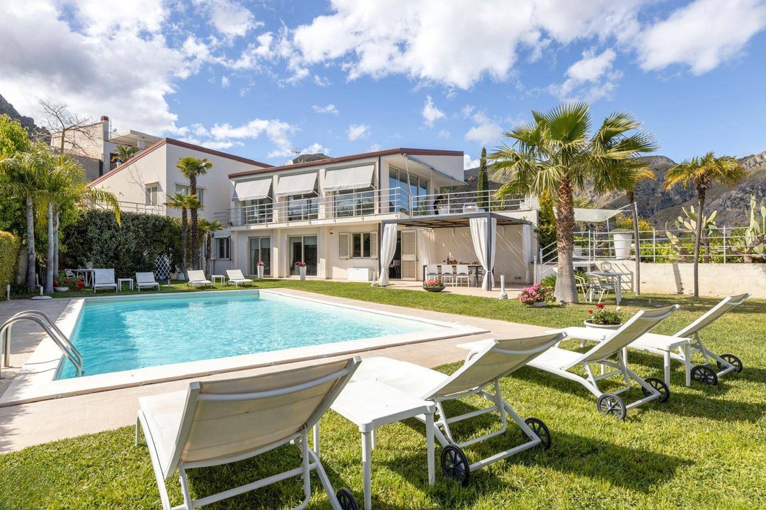 Villa in Castelmola, Sicily, Italy 1 - 14573223