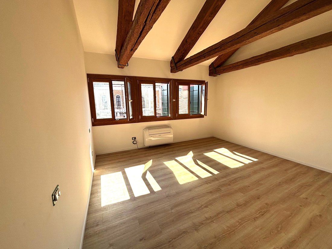 Apartment in Mestre Center, Venice, Veneto 4 - 14576821
