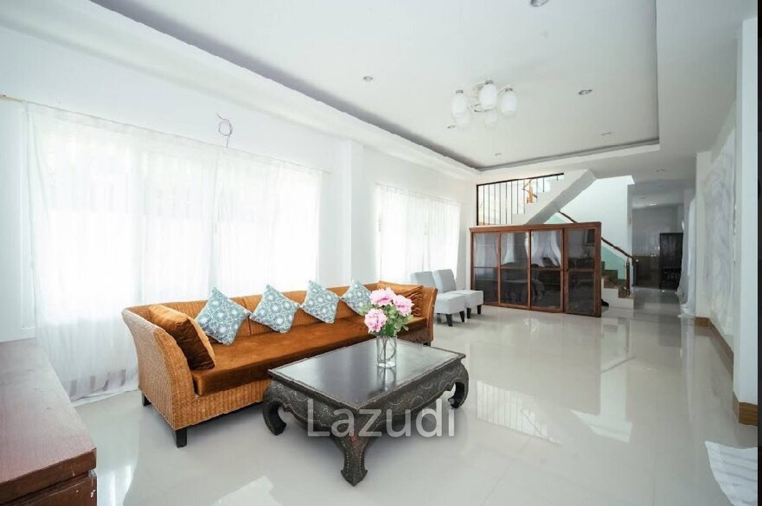 Villa in Ratsada, Phuket, Thailand 1 - 14575977