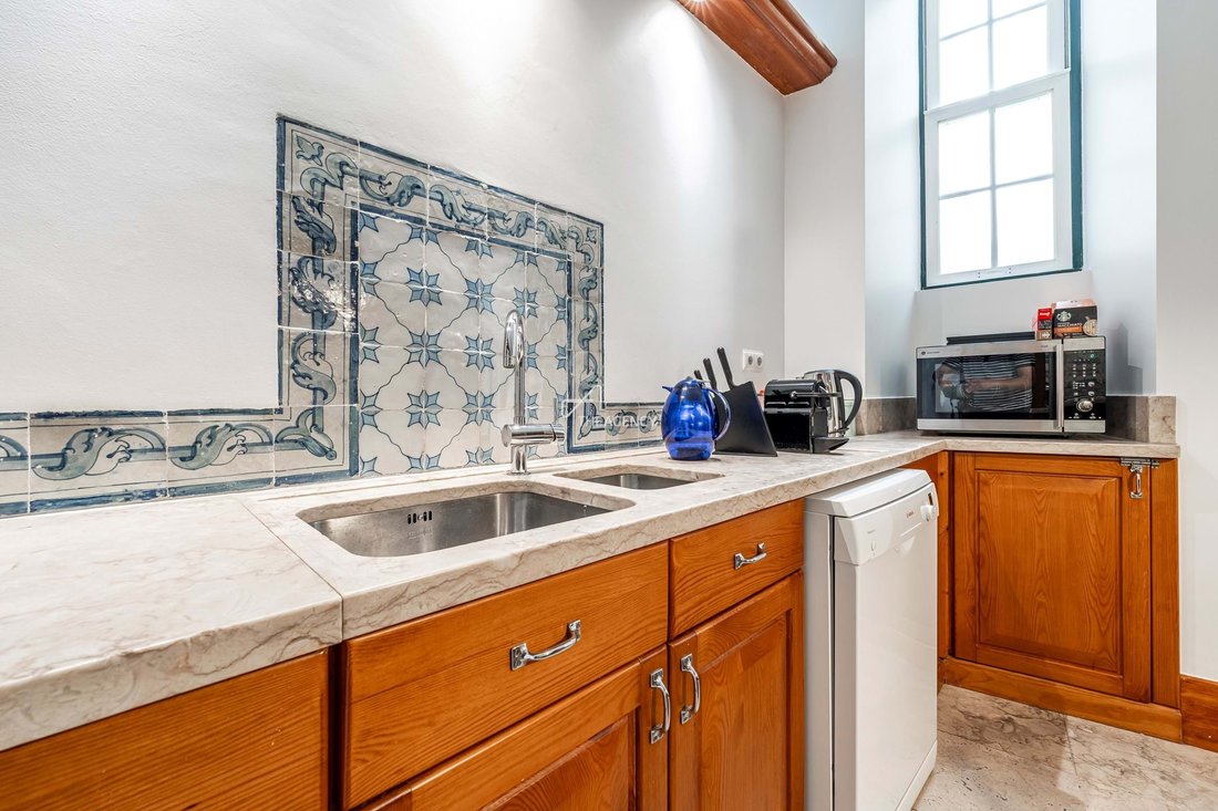 Apartment in Misericordia, Lisbon, Portugal 4 - 14573479