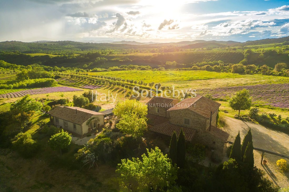 House in Manciano, Tuscany, Italy 2 - 14574629