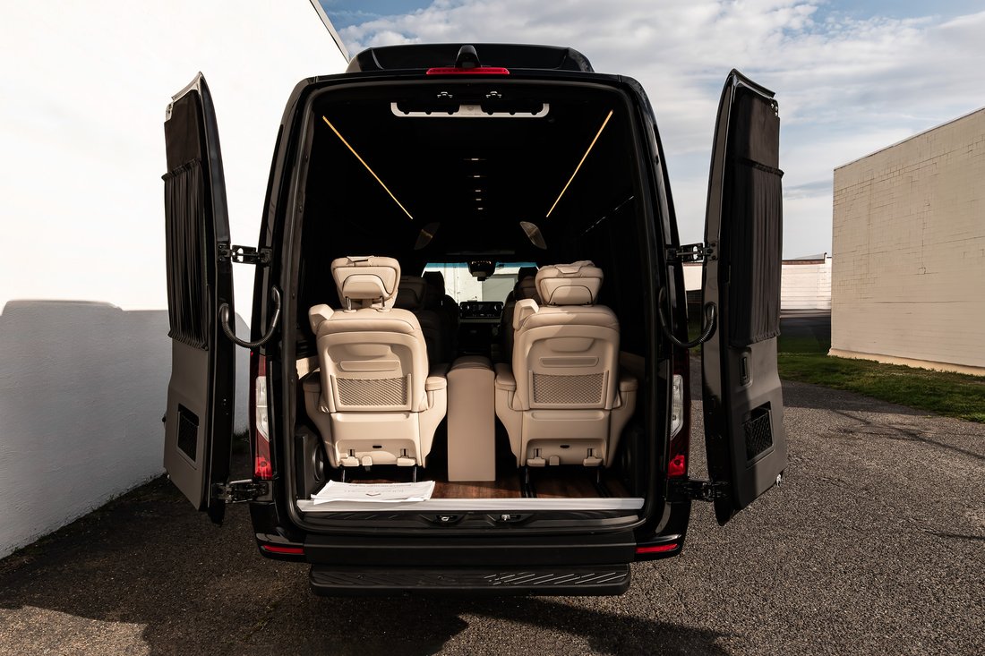 Limousine in Mount Laurel Township, New Jersey, United States 5 - 14573304