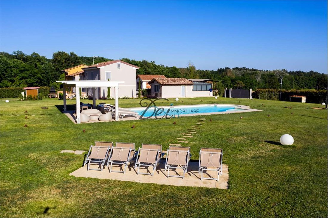 Estate in Capannori, Tuscany, Italy 1 - 14575582