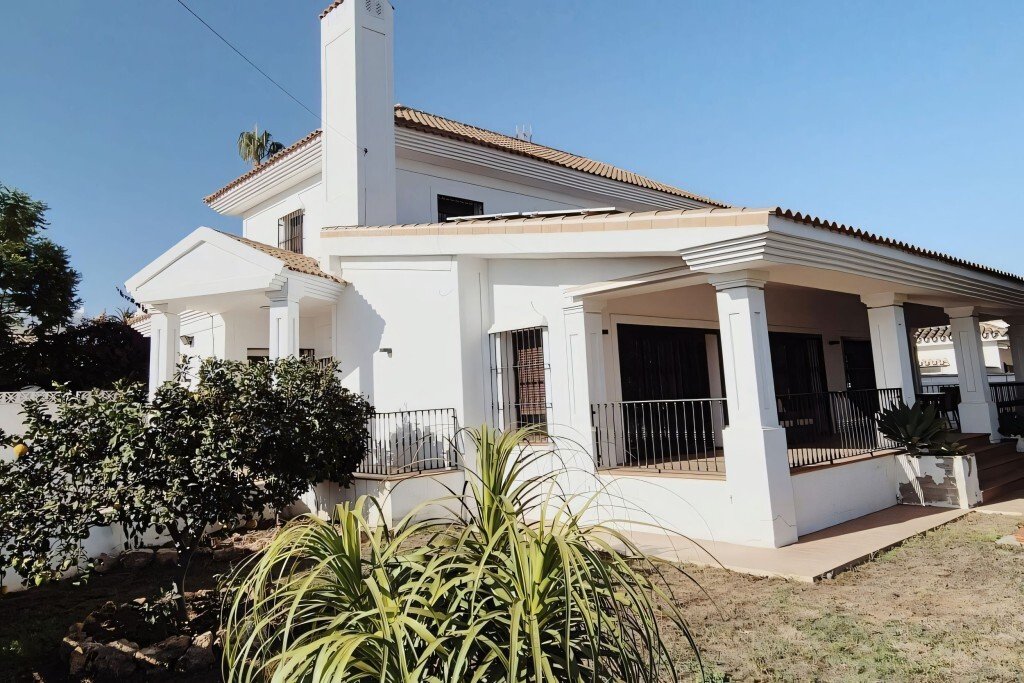 Villa in San Pedro de Alcantara, Andalusia, Spain 1 - 14579313
