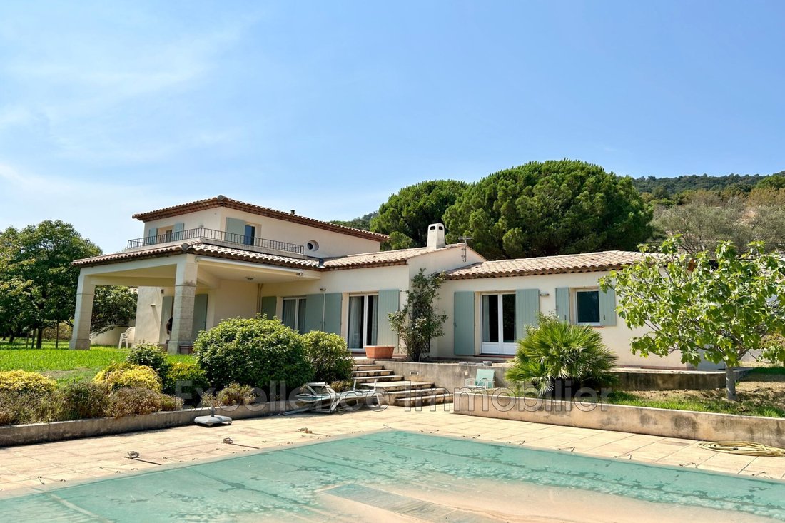Villa in Le Plan-de-la-Tour, Provence-Alpes-Côte d'Azur, France 1 - 14581082