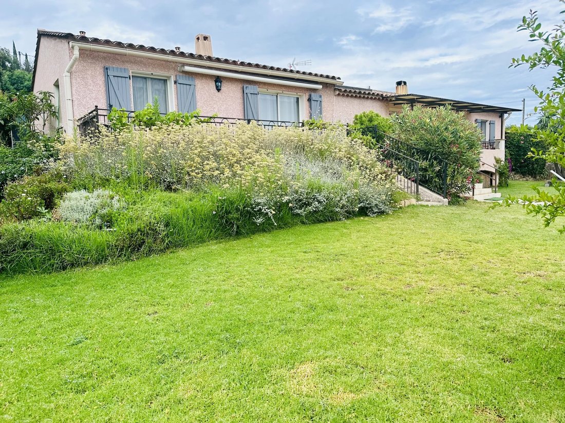 Sale Villa Le In Le Plan De La Tour, Provence Alpes Côte D'azur, France