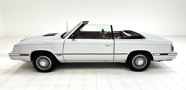 Cabriolet in Morgantown, United States 4 - 14578605
