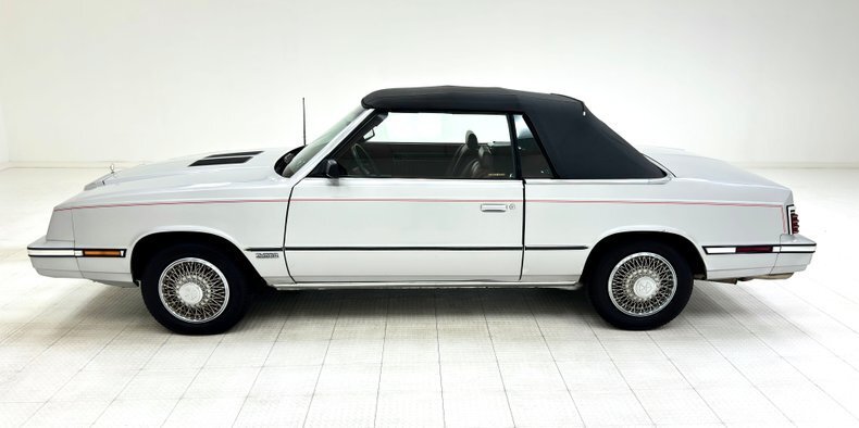 Cabriolet in Morgantown, United States 3 - 14578605