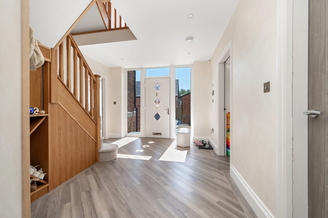 House in Mapperley Plains, Ravenshead, England 2 - 14578775