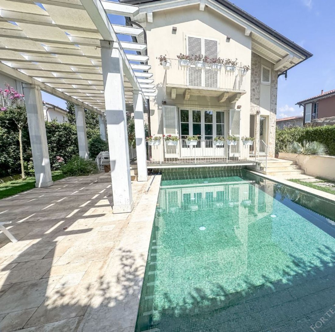 Villa in Pietrasanta, Tuscany, Italy 5 - 14583762