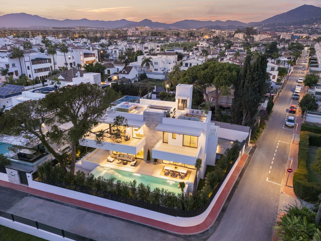 Villa in Marbella, Andalusia, Spain 4 - 14586989