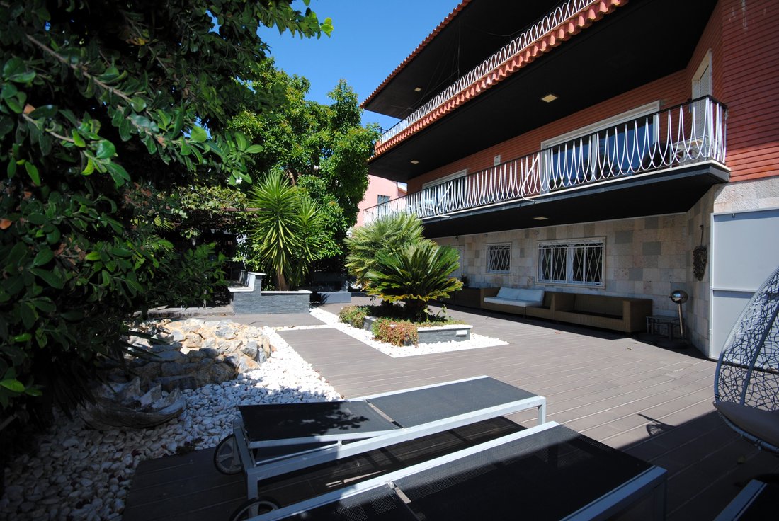 House in Carcavelos e Parede, Lisbon, Portugal 1 - 14587086