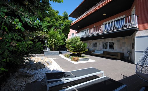 House in Carcavelos e Parede, Lisbon, Portugal 1