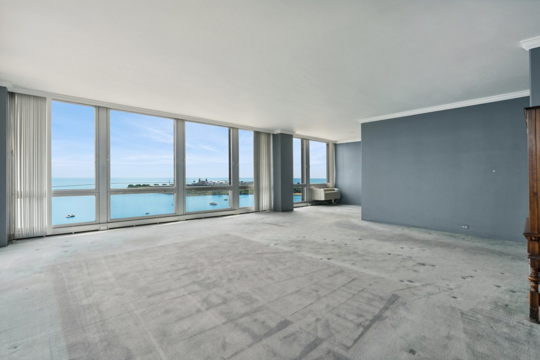 Spacious Condo In Chicago, Illinois, United States For Sale (14584039)