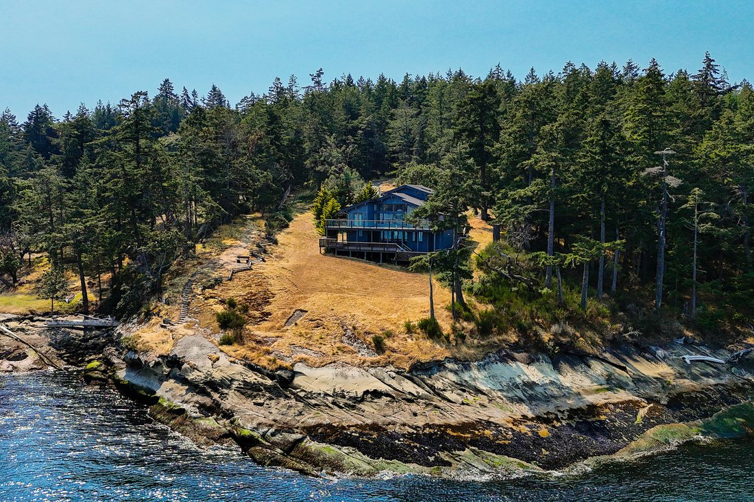 House in Galiano Island, British Columbia, Canada 5 - 14332812
