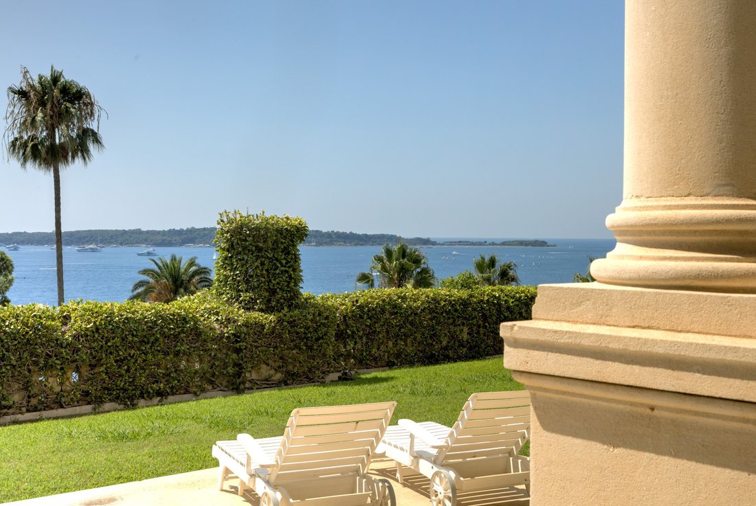 Apartment in Saint Nicolas, Cannes, France 5 - 14586880